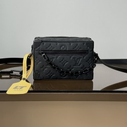 루이비통 미니 소프트 트렁크 블랙 M55702