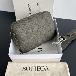 보테가 베네타 인트레치아토 크로스백 755925