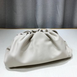 보테가 베네타 레더 파우치백