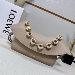 로에베 OLA 올라 미디엄 레더 숄더 AP22P22