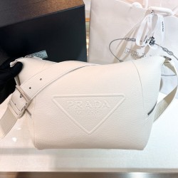 프라다 레더 엠보싱 로고 크로스 2VD056