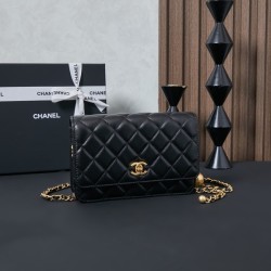 샤넬 골드볼 월렛 온 체인 WOC 램스킨 AP1450