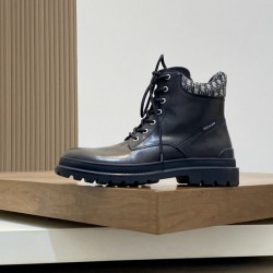 디올 익스플로러 III 앵글 부츠