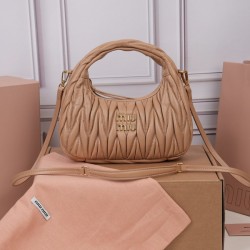 미우미우 완더 마테라쎄 나파 호보백 5BC125