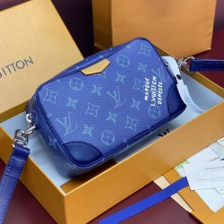 루이비통 25SS 트로카데로 웨어러블 월릿 크로스 M26826