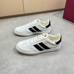 발리 레더 로제 스니커즈