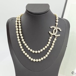 샤넬 25FW CC로고 퍼 크리스탈 목걸이