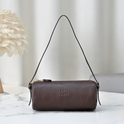 미우미우 나파 가죽 파우치 숄더 5NE851