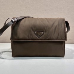 프라다 리나일론 라지 패딩 삼각로고 숄더 1BD256