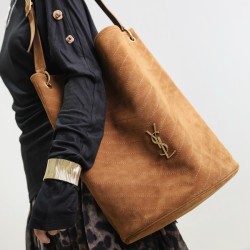 생로랑 카산드라 니키 서플 스웨이드 버킷 844346