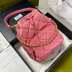 프라다 퀼팅 나일론 체인 버킷백 1BH038