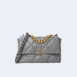 샤넬 19백 라지 램스킨 라이트 그레이