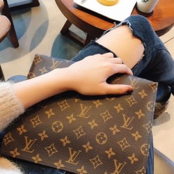 루이비통 모노그램 토일레트리 26 파우치 M47542